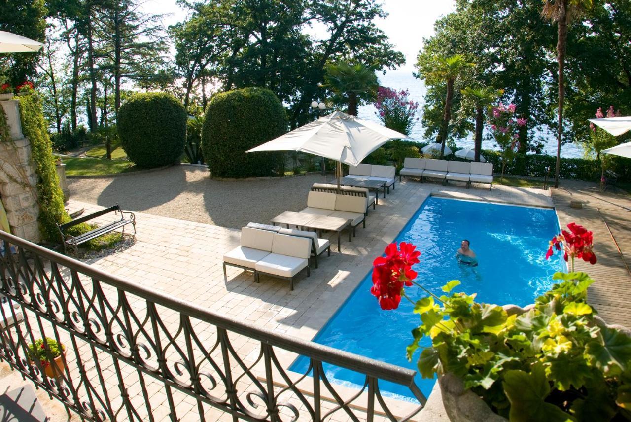 Hotel Villa Astra Lovran Exterior foto