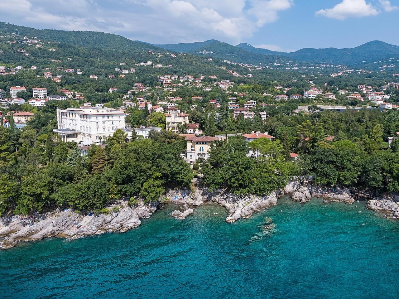 Hotel Villa Astra Lovran Exterior foto